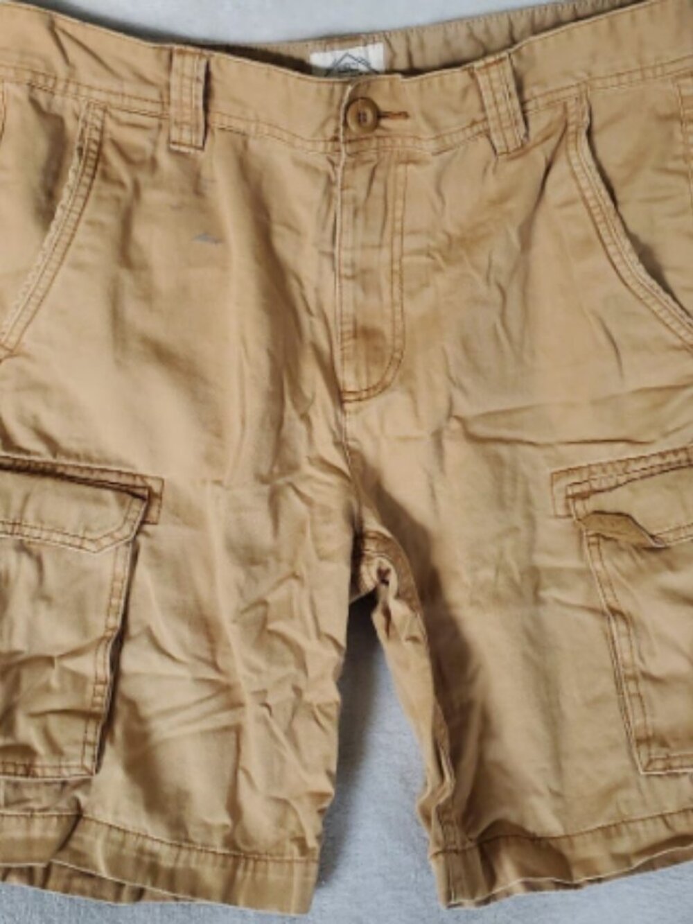 St. John's Bay Cargo Shorts Men's size 32 Good Condition